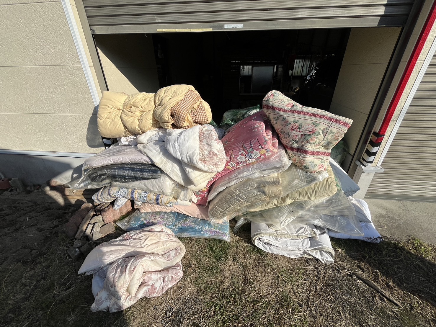 【霧島市 N様】布団処分に伴う不用品回収の回収事例