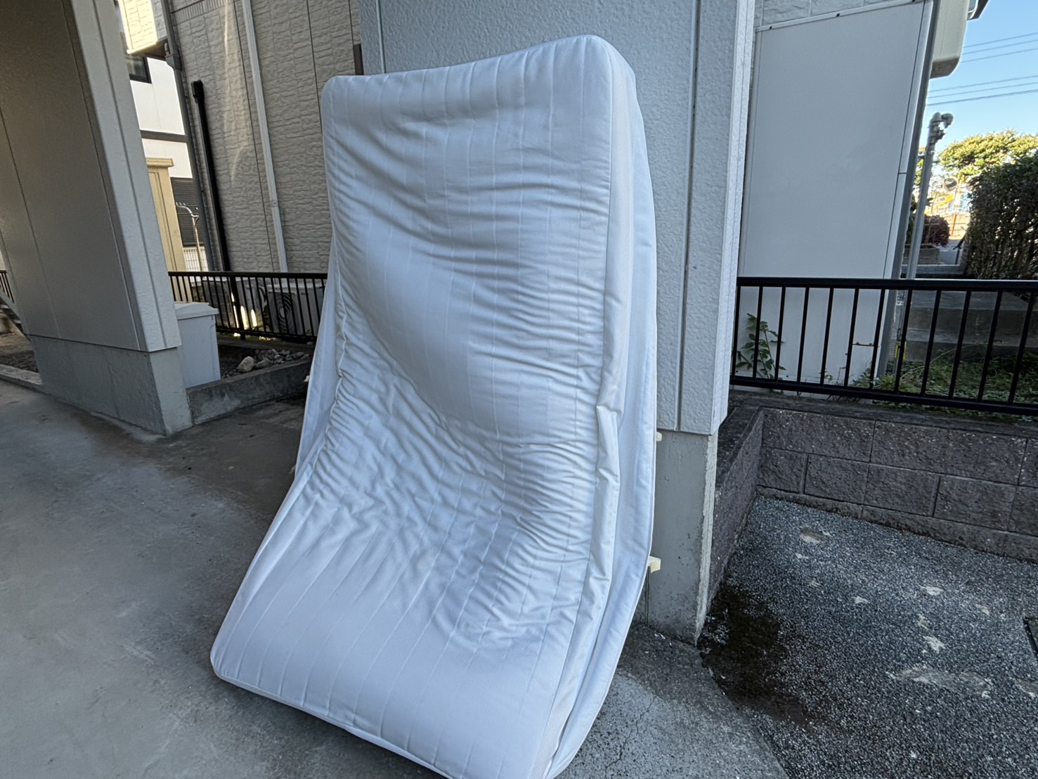 【霧島市 U様】マットレス処分に伴う不用品回収の回収事例