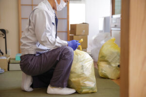 ゴミ屋敷の片付けに出せるお金が限られる場合、費用を安く済ませるコツ
